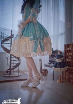 女大学生的按摩房